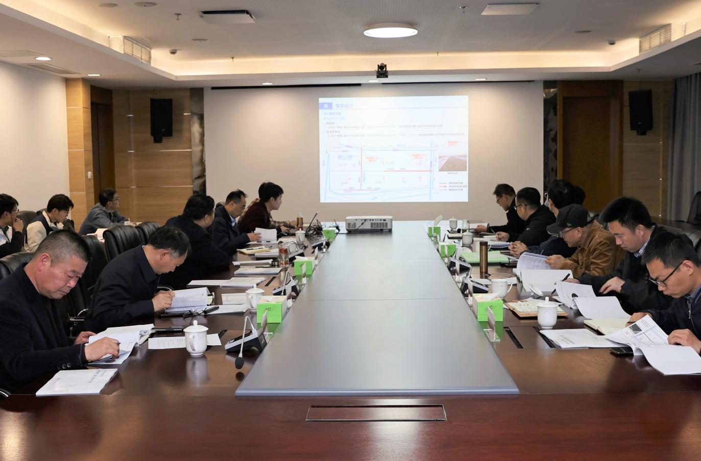 濱啟路、緯三路工程可研專家評審會召開.jpg